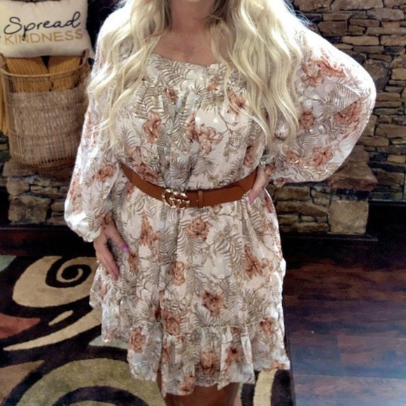 Square neck, to the knee flowy dress - Picture 1 of 2